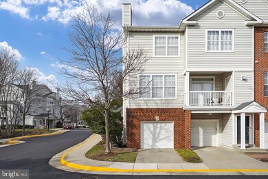 13046 Cabin Creek Rd unit 13046, Herndon, VA 20171 - photo 2