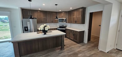 Has Black Appliances