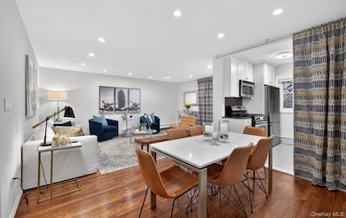 1 Toms Point Ln unit 2A, Port Washington, NY 11050 - photo 2