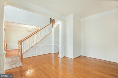 8978 Birch Bay Cir, Lorton, VA 22079 - photo 3