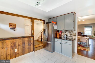 7907 Bethelen Woods Ln, Springfield, VA 22153 - photo 7