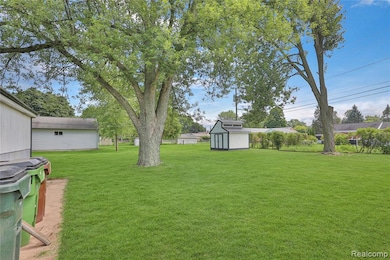 6936 Ryburn St, Shelby Township, MI 48317 - photo 5