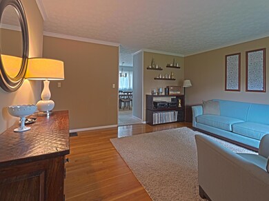 4400 Densmore-11
