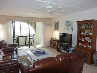 Living Room Photo 2