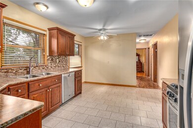 14117 E 950th Ave, Effingham, IL 62401 - photo 7