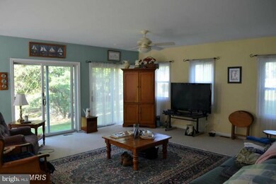 4078 Honeysuckle Dr, Edgewater, MD 21037 - photo 4