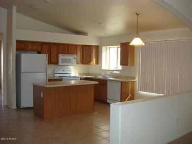 Large Eat-In Kitchen