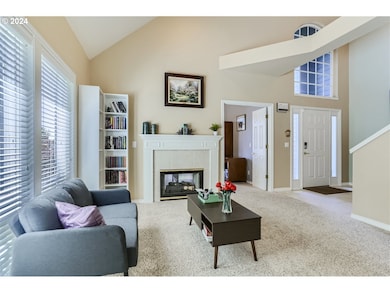 Living Room/Entrance