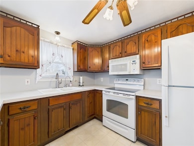 38 Pinecrest Dr, Exeter, RI 02822 - photo 4