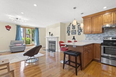 158 Quincy Shore Dr unit 89, Quincy, MA 02171 - photo 4