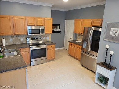 993 Hampton Cir unit 122, Naples, FL 34105 - photo 2