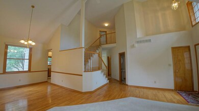 Family-Dining-Foyer