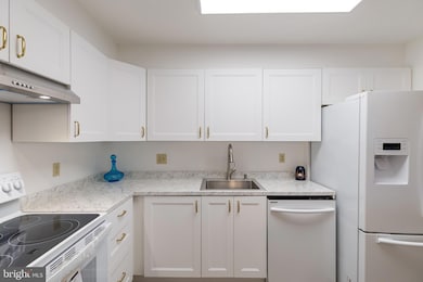 1701 Mount Washington Ct unit K, Baltimore, MD 21209 - photo 4