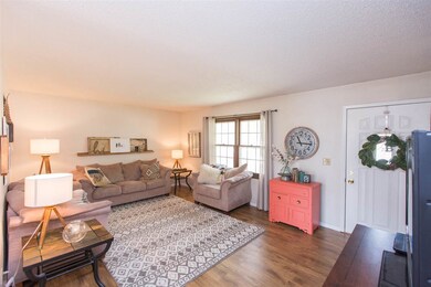 1303 Fleur Dr, Waterloo, IA 50701 - photo 3