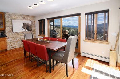 4530_a_flat_point_dining