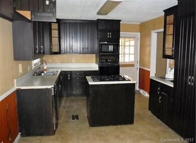 1302 Wesson Rd, Shelby, NC 28152 - photo 2