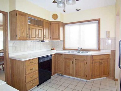 Kitchen. 9 5