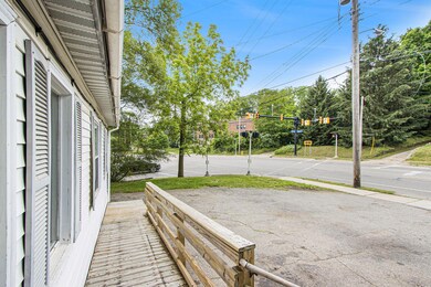 1304DouglasAve_41
