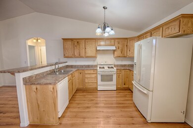 949 S Hunters Run, Show Low, AZ 85901 - photo 6