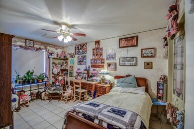 Bed 3, 1