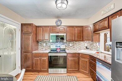 2D Lake Dr, Hightstown, NJ 08520 - photo 2