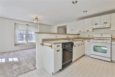 9 Captain Cook Way, Plaistow, NH 03865 - photo 5