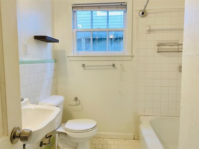 626 E 9th St, Houston, TX 77007 - photo 7