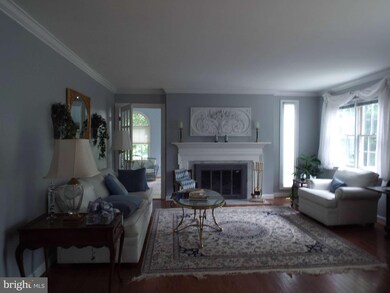 22100 Creekview Dr, Gaithersburg, MD 20882 - photo 6