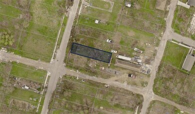 2605 Charbonnet St, New Orleans, LA 70117 - photo 2