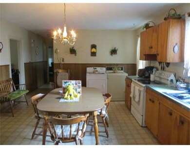 17 Puritan Ave, Worcester, MA 01604 - photo 5