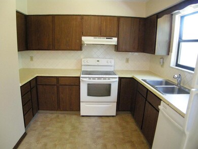 Kitchen west