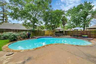 22403 Hollybranch Dr, Tomball, TX 77375 - photo 2