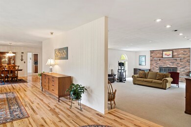 92 Highcrest Rd, Manchester, NH 03104 - photo 3