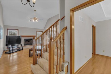 6913 Reeder Ct, Shawnee, KS 66203 - photo 2