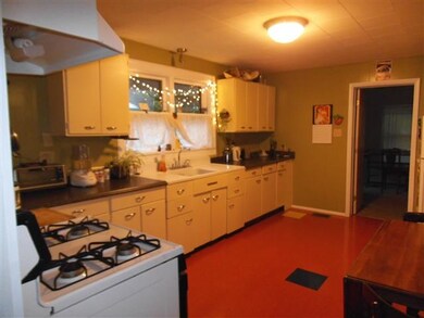 Large Eat in Kitchen