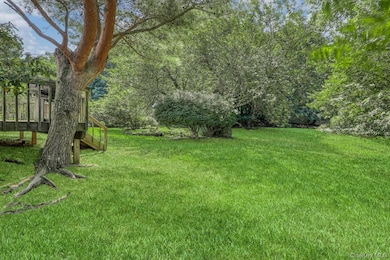 3 Macintosh Ln, Monsey, NY 10952 - photo 2