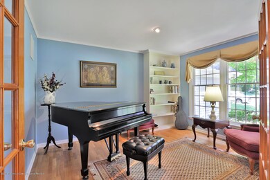 2339 Orchard Crest Blvd-large-006-20-1K2