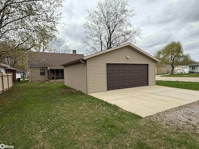 400 S 9th St, Clear Lake, IA 50428 - photo 3