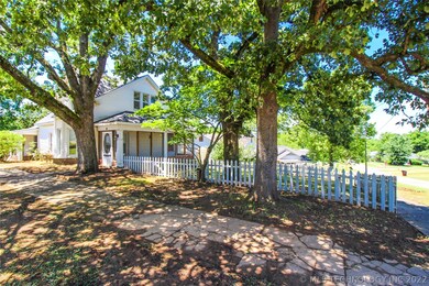 504 W Forrest Ave, Eufaula, OK 74432 - photo 3