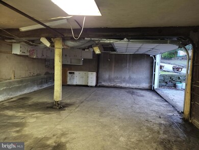 137 Berkley Ave unit GARAGE, Lansdowne, PA 19050 - photo 7