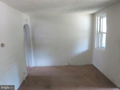 1081 N Common Rd, Camden, NJ 08104 - photo 3