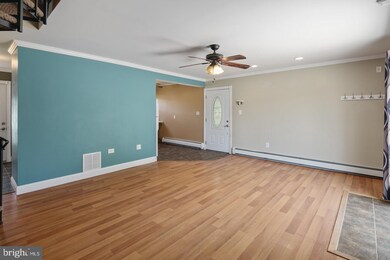 28 Alder Ln, Levittown, PA 19055 - photo 4