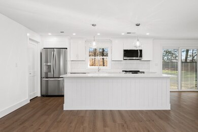 27 Trinity St, Danvers, MA 01923 - photo 5