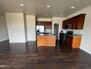 13709 Kristina St, Williston, ND 58801 - photo 6