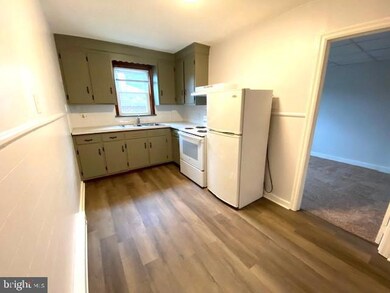 48 S 6th St unit 4, Quakertown, PA 18951 - photo 4