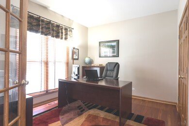 Opt'l 5th Bedroom. 9ft Ceiling and Closet with Dou