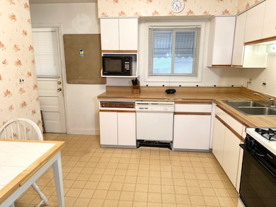 5844 Warren St, Morton Grove, IL 60053 - photo 7