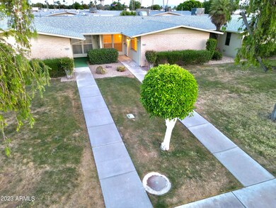 10627 W Highwood Ln, Sun City, AZ 85373 - photo 2