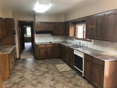 1605 S Adams St, Hugoton, KS 67951 - photo 5