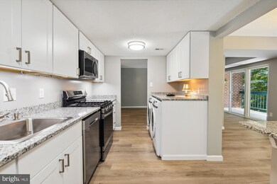 11815 Breton Ct unit 11B, Reston, VA 20191 - photo 4